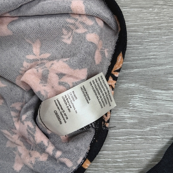 FREE PEOPLE DINNER PARTY BLACK & CREAM FLORAL CUTOUT KEYHOLE KNIT TOP NWT XL - Picture 6 of 10